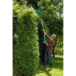 Gardena THS 500/48 Telescopische Heggeschaar 9 Gardena THS 500/48 Telescopische Heggeschaar -Reinigingsgereedschap 1457644735798Gardena TSH 500 48 Telescoop Heggeschaar actie