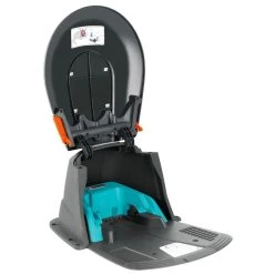 Gardena Garage Voor Robotmaaier -Reinigingsgereedschap 148149070760Gardena robotmaaier in open stand met laadstation